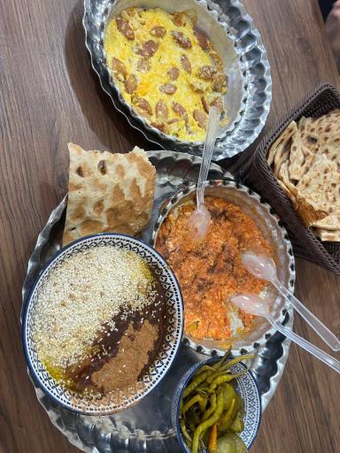 حلیم و عدسی کرمی