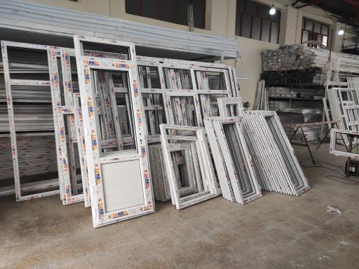 عکس پنجره دوجداره آریا