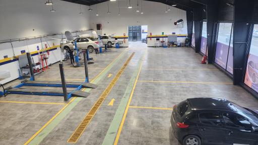 عکس نمایندگی ۳۱۱۱ ايران خودرو کهربایی