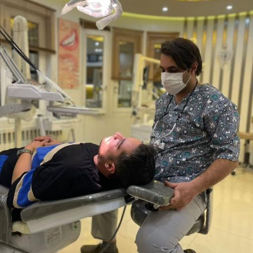 عکس دندانپزشکی دکتر شبیر دیباجی پور