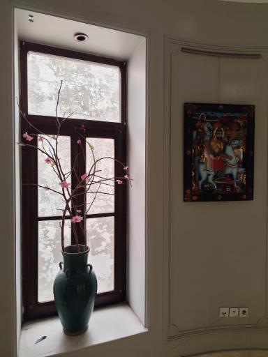 عکس موزه نقاشی پشت شیشه