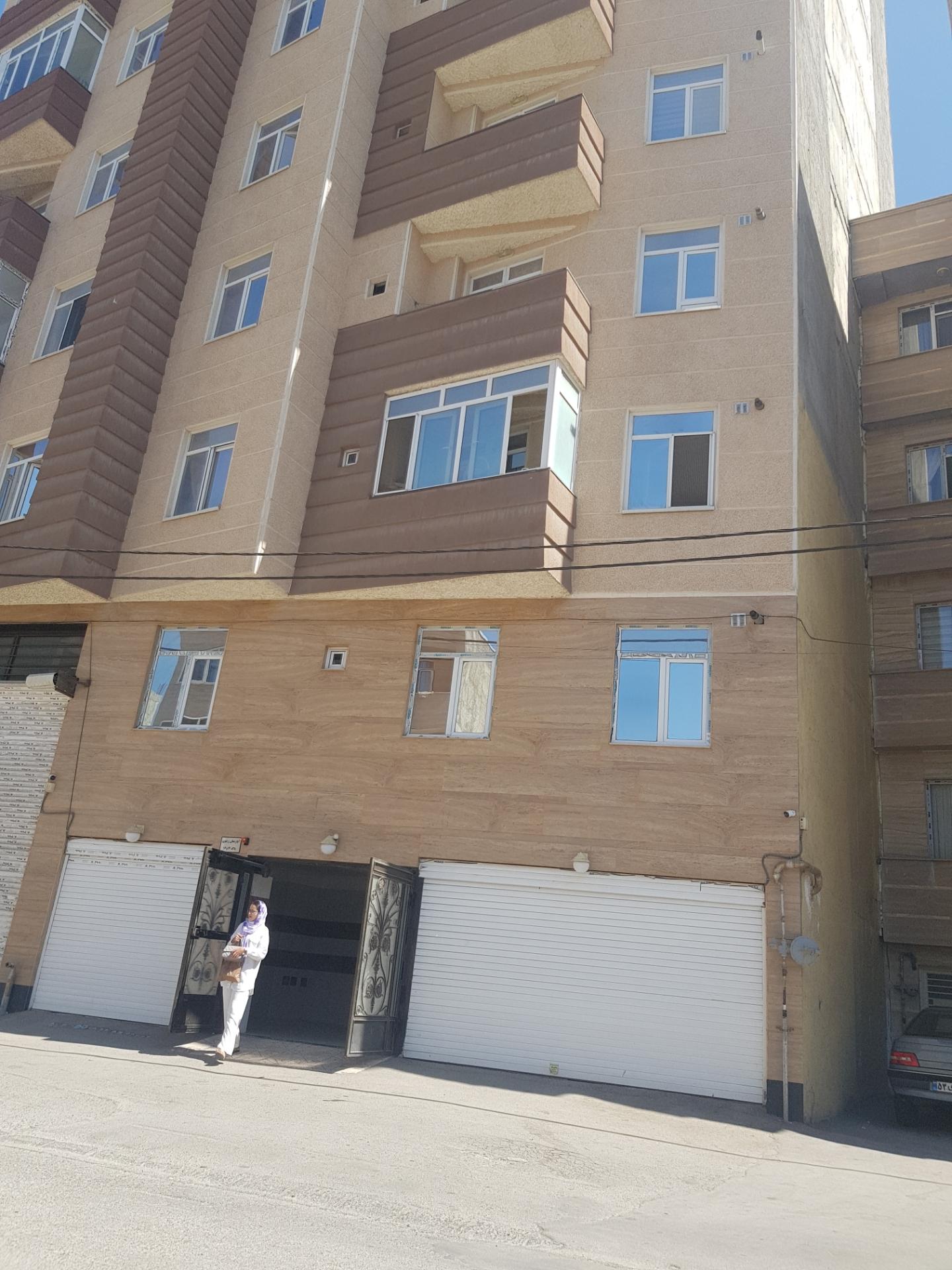 عکس آپارتمان زیتون