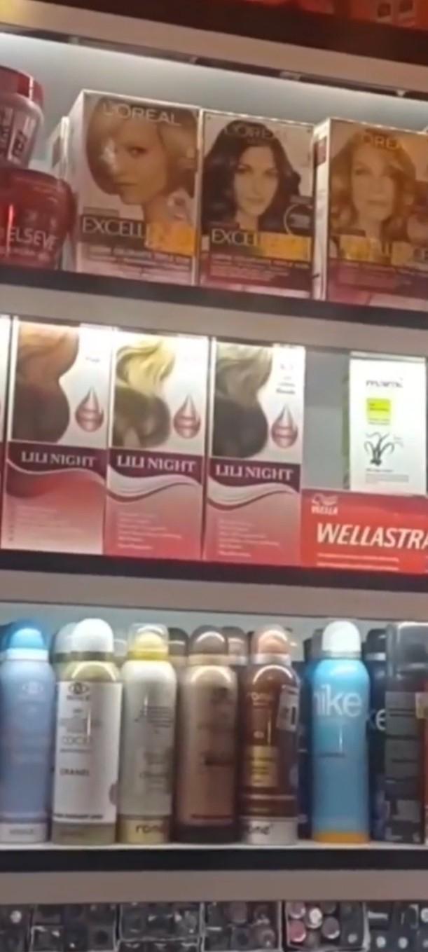 عکس فروشگاه آرایشی کلوپاترا