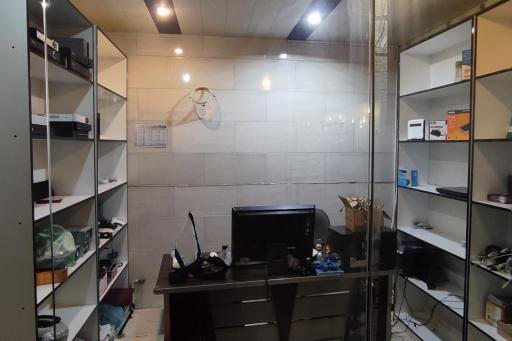 عکس نمایندگی شاتل فارسان(کامپیوتر مرکزی) 