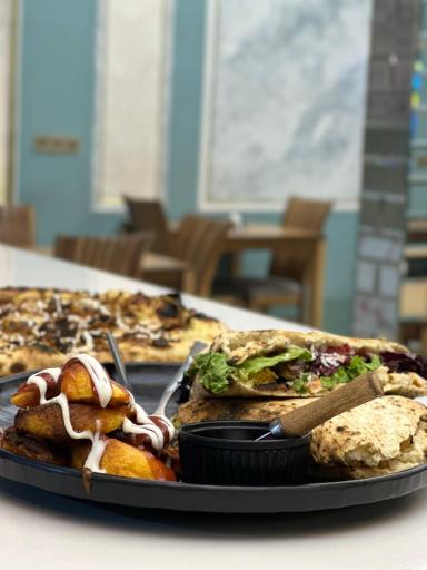 عکس کافه کُنج