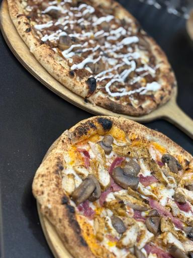 عکس کافه کُنج