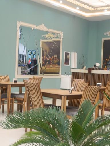 عکس کافه کُنج