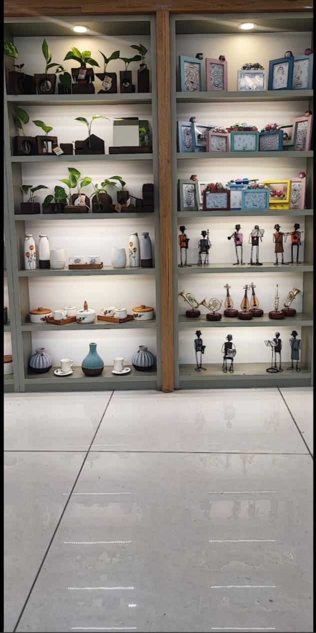 عکس کتاب فروشی سرزمین کتاب