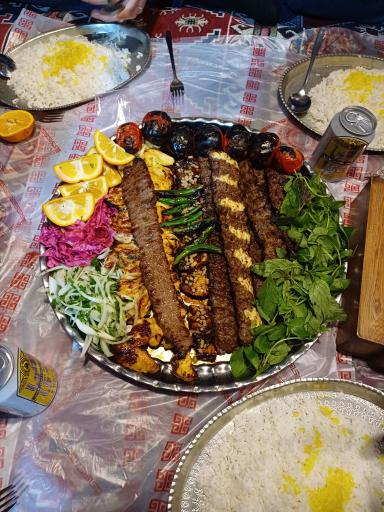 عکس باغ رستوران سفره ایرانی