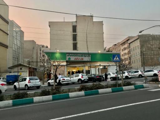 عکس بازار میوه و تره بار ارغوان