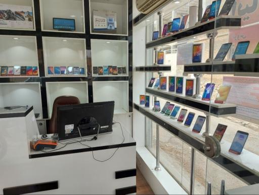 عکس فروشگاه اقساطی موبایل و  لپتاپِ اِنیاک