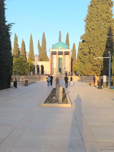 عکس حوضخانه آرامگاه سعدی