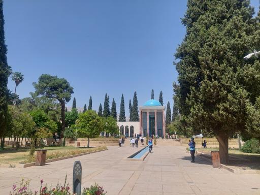 عکس حوضخانه آرامگاه سعدی
