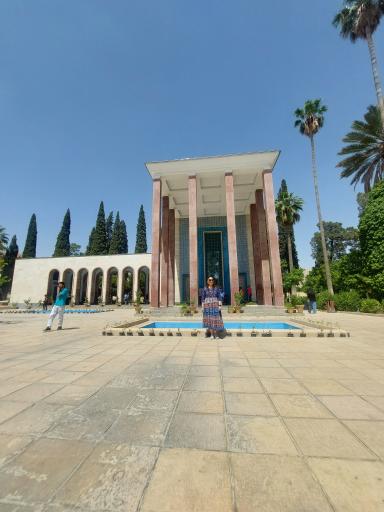 عکس حوضخانه آرامگاه سعدی