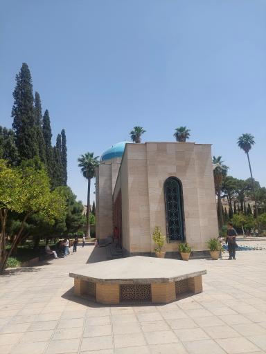 عکس حوضخانه آرامگاه سعدی