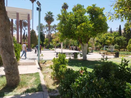 عکس حوضخانه آرامگاه سعدی