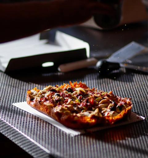 عکس پیتزا سی سی 