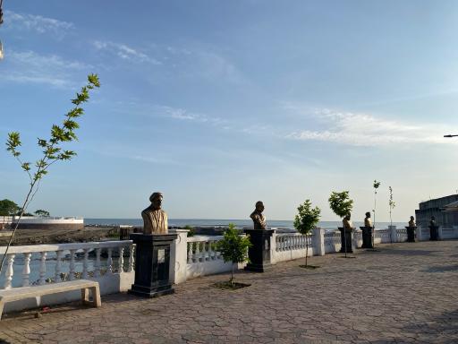 عکس پارک مشاهیر تنکابن