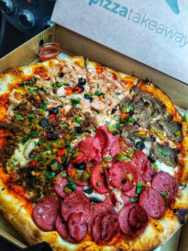 عکس پیتزا سی سی 