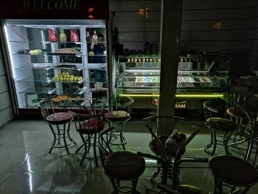 عکس آبمیوه و بستنی داداش سیا