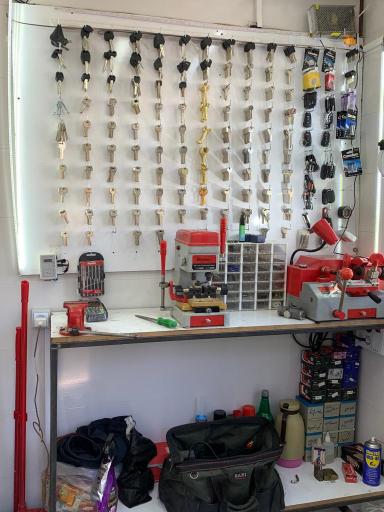 عکس قفل و کلیدسازی دریاچه‌