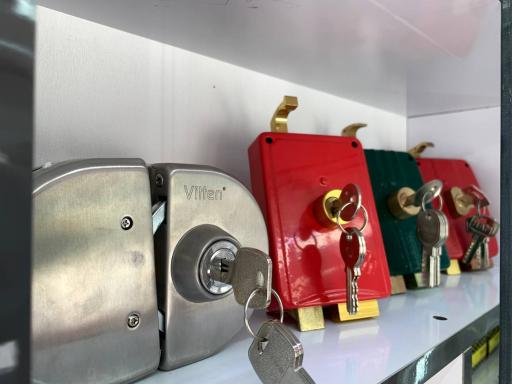 عکس قفل و کلیدسازی دریاچه‌