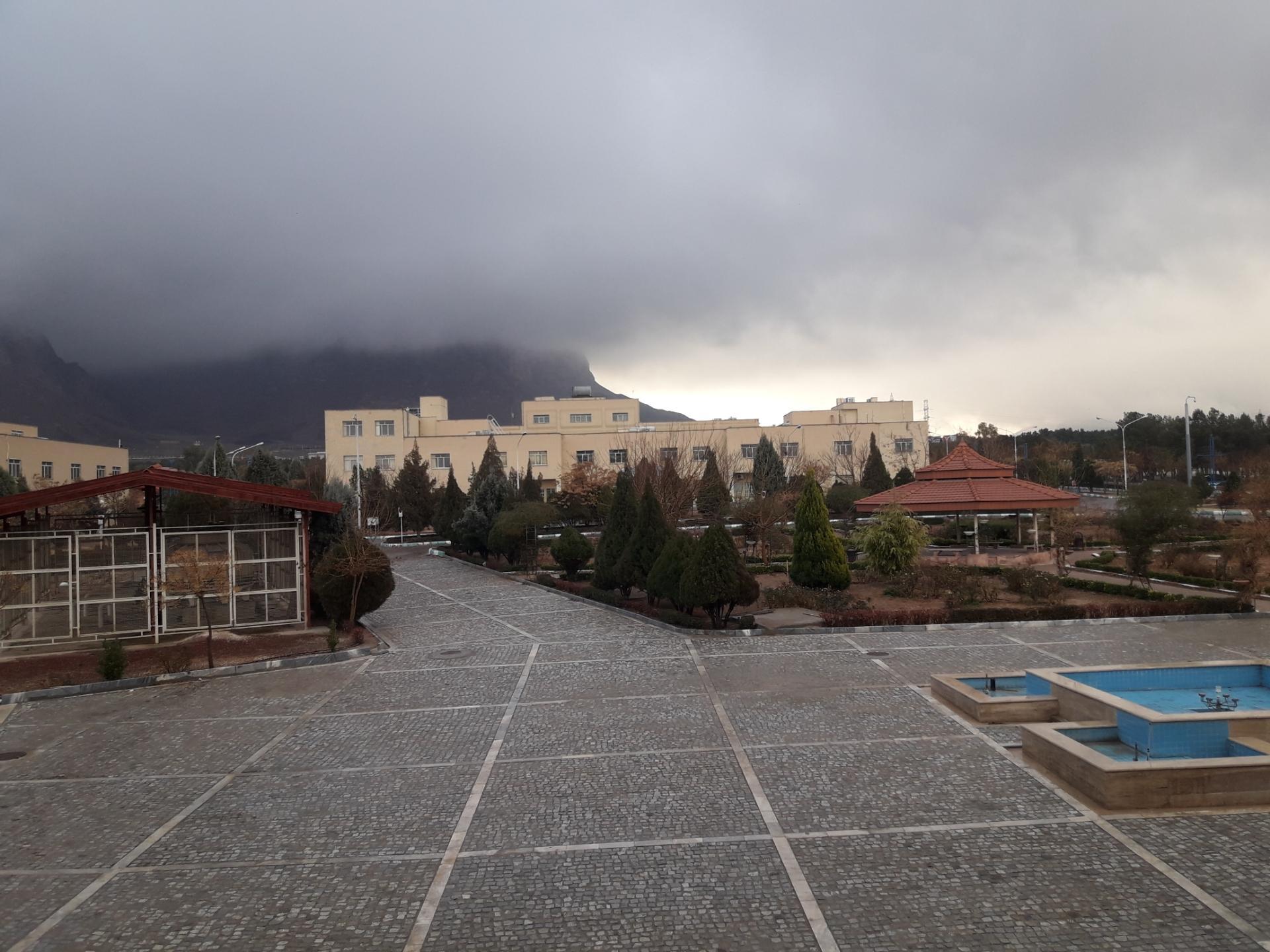 عکس دانشگاه بین‌المللی آزاد اسلامی واحد اصفهان (خوراسگان)