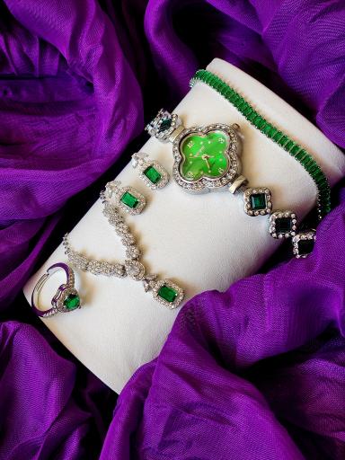 عکس گالری قلب بنفش