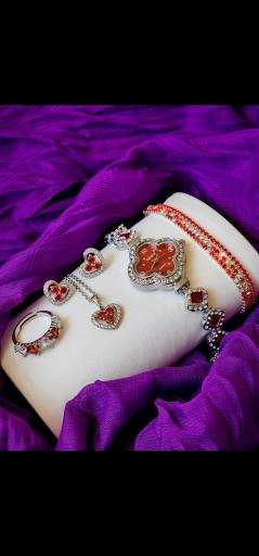 عکس گالری قلب بنفش