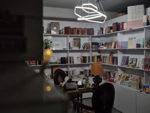 عکس کافه کتاب جدر