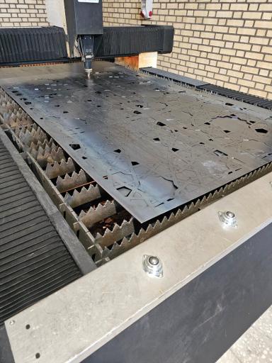عکس گروه فنی مهندسی دور ایران