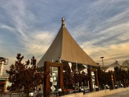 عکس فود کورت جزیره