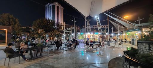 عکس فود کورت جزیره