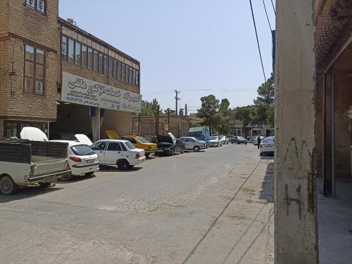 عکس مکانیکی مهندس اصغر هاتفی