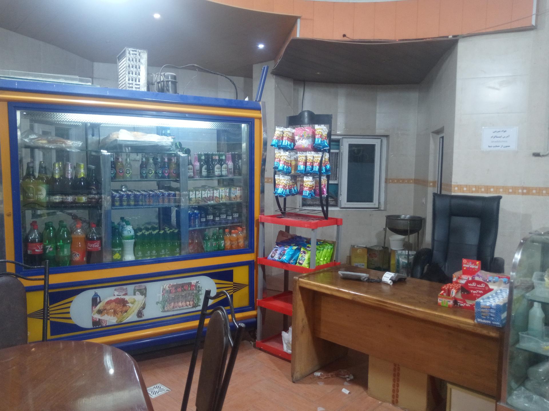 عکس کافه قنادی بنیامین