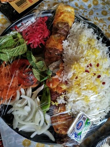 عکس باغ رستوران اورانوس