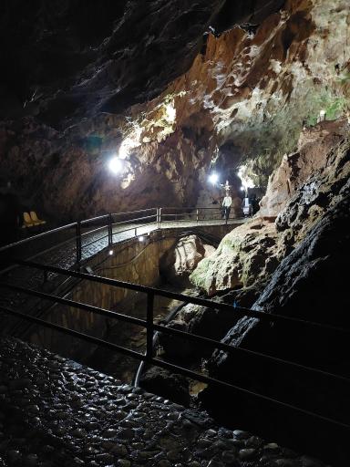 عکس غار قوری قلعه