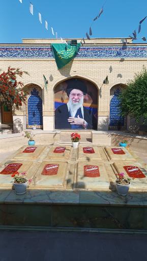 عکس آرامگاه هشت شهید گمنام