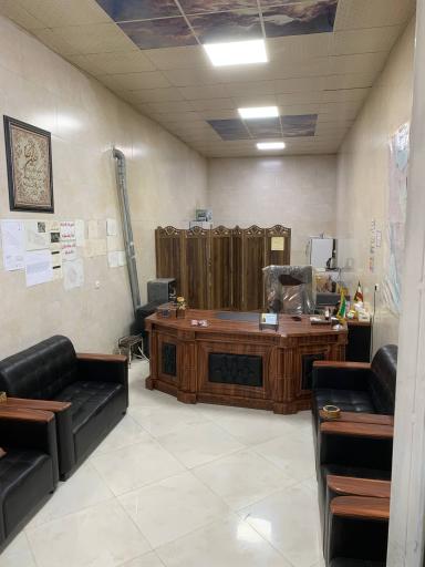 عکس مشاور املاک آلاچیق