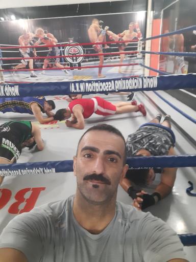 عکس آموزش بوکس امیر رنجی