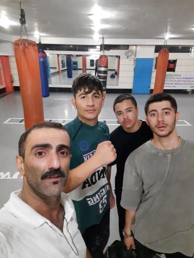 عکس آموزش بوکس امیر رنجی