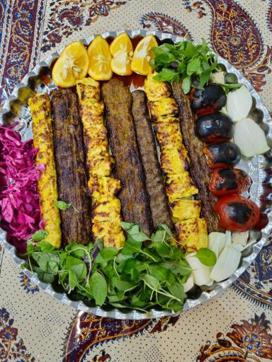 عکس رستوران و بیرون بـر سینـا