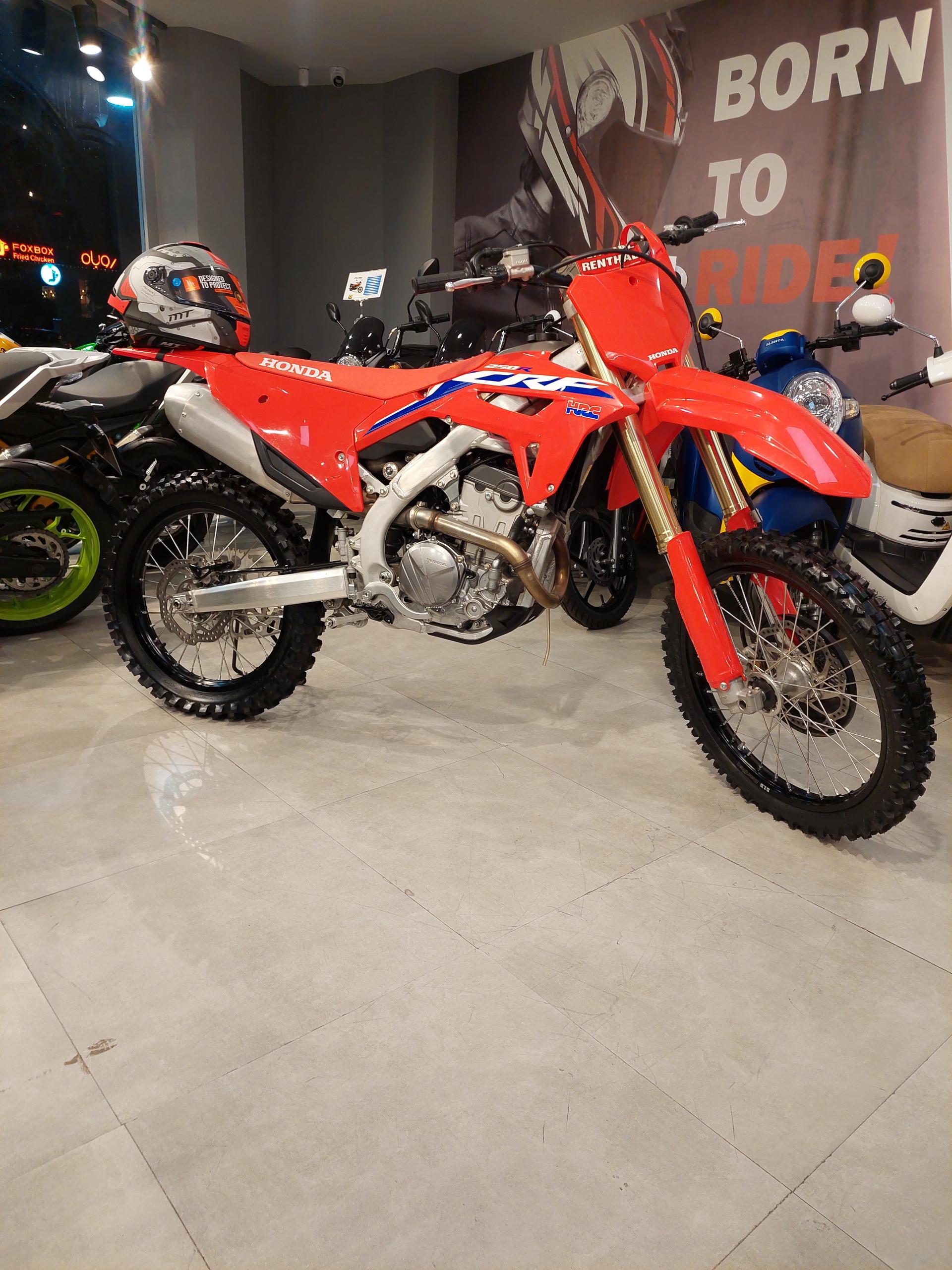 عکس همتاز موتور (شعبه اندرزگو)