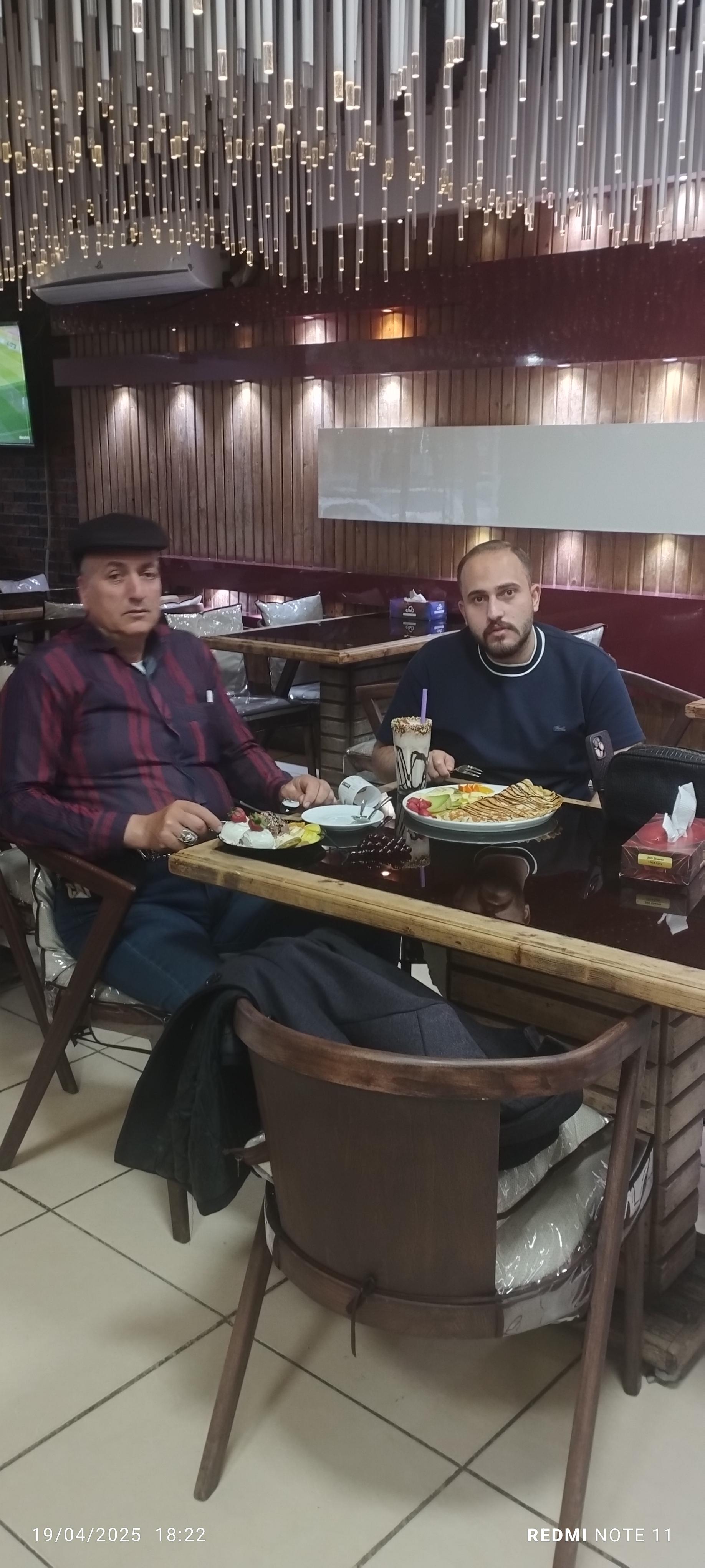 عکس کافه رستوران چکمه