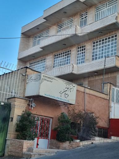 عکس آشپزخانه وبیرون بر کریمی