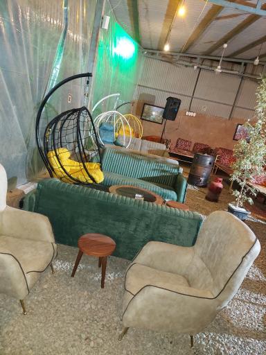 عکس کافه باغ لاویا