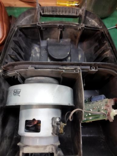 عکس تعمیرگاه لوازم خانگی