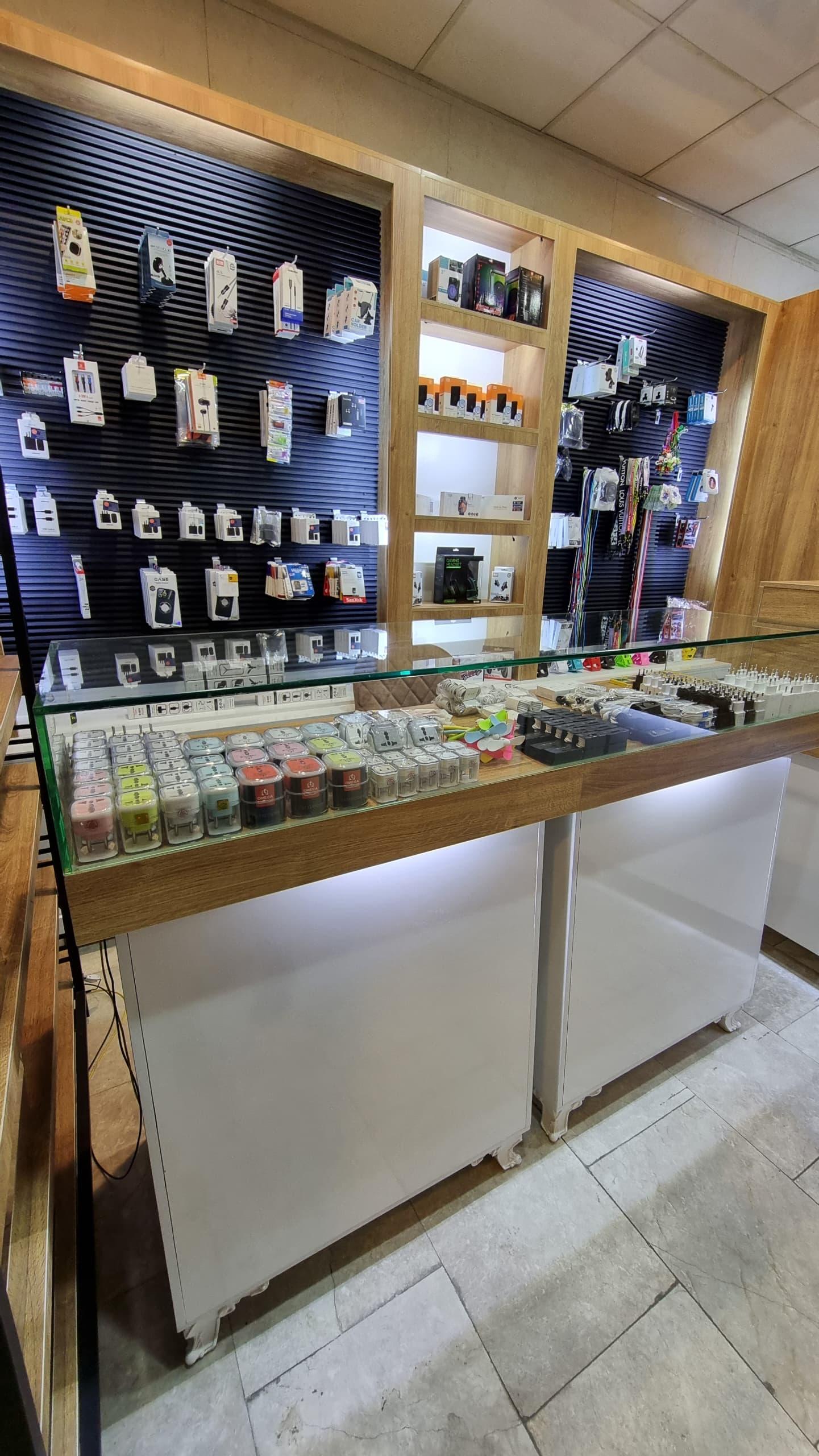 عکس موبایل یوتل