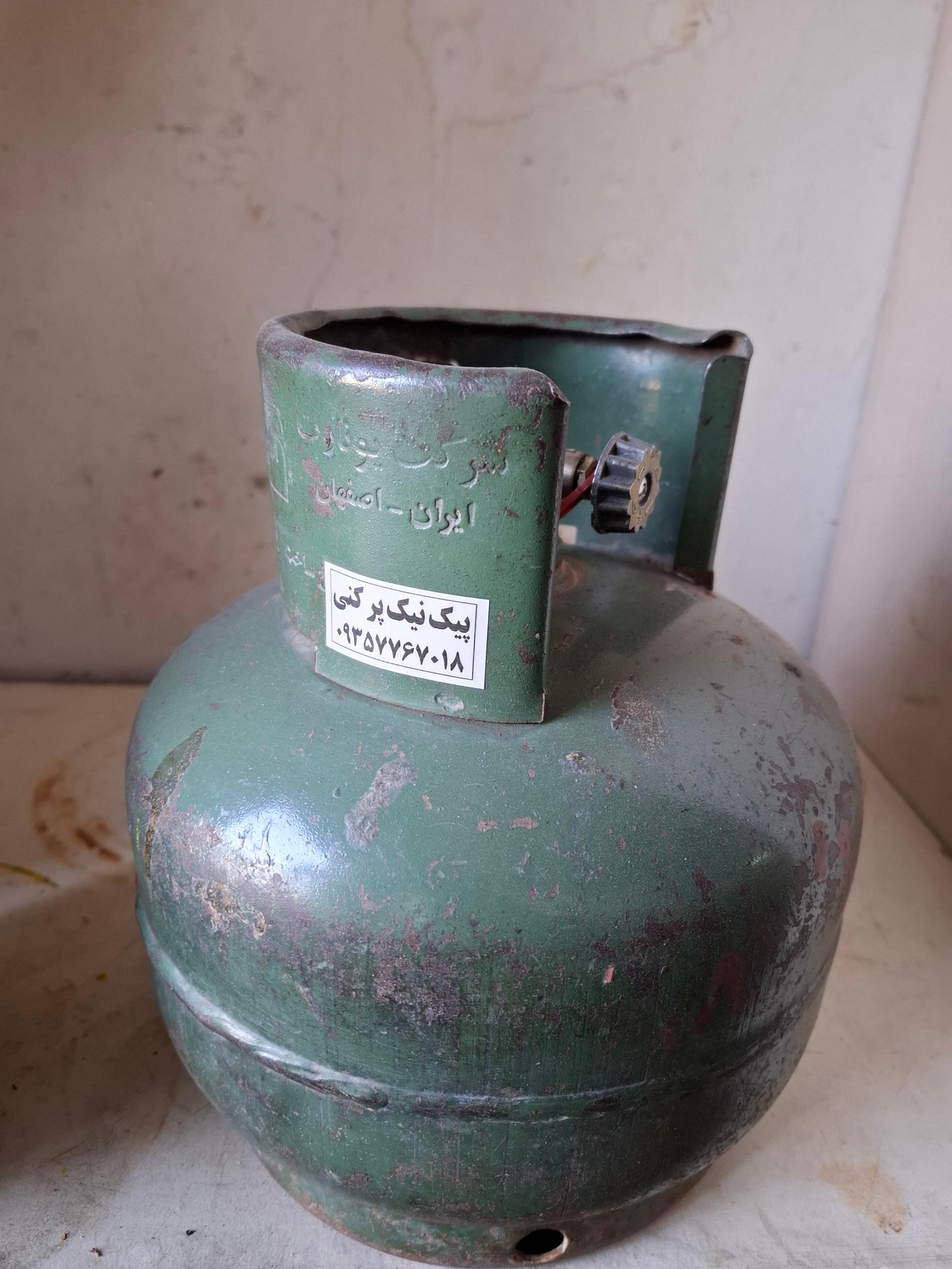 عکس شارژ پیک نیک و کپسول گاز مایع سهرابی