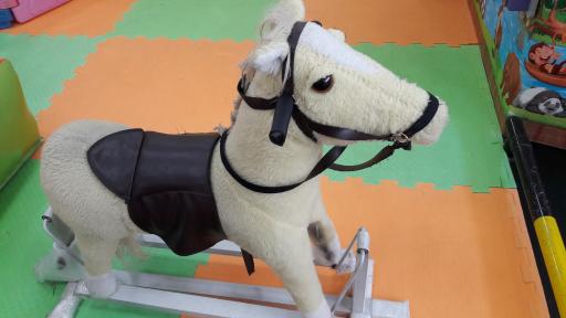 عکس خانه بازی و تولد کودک سرزمین آبنباتی